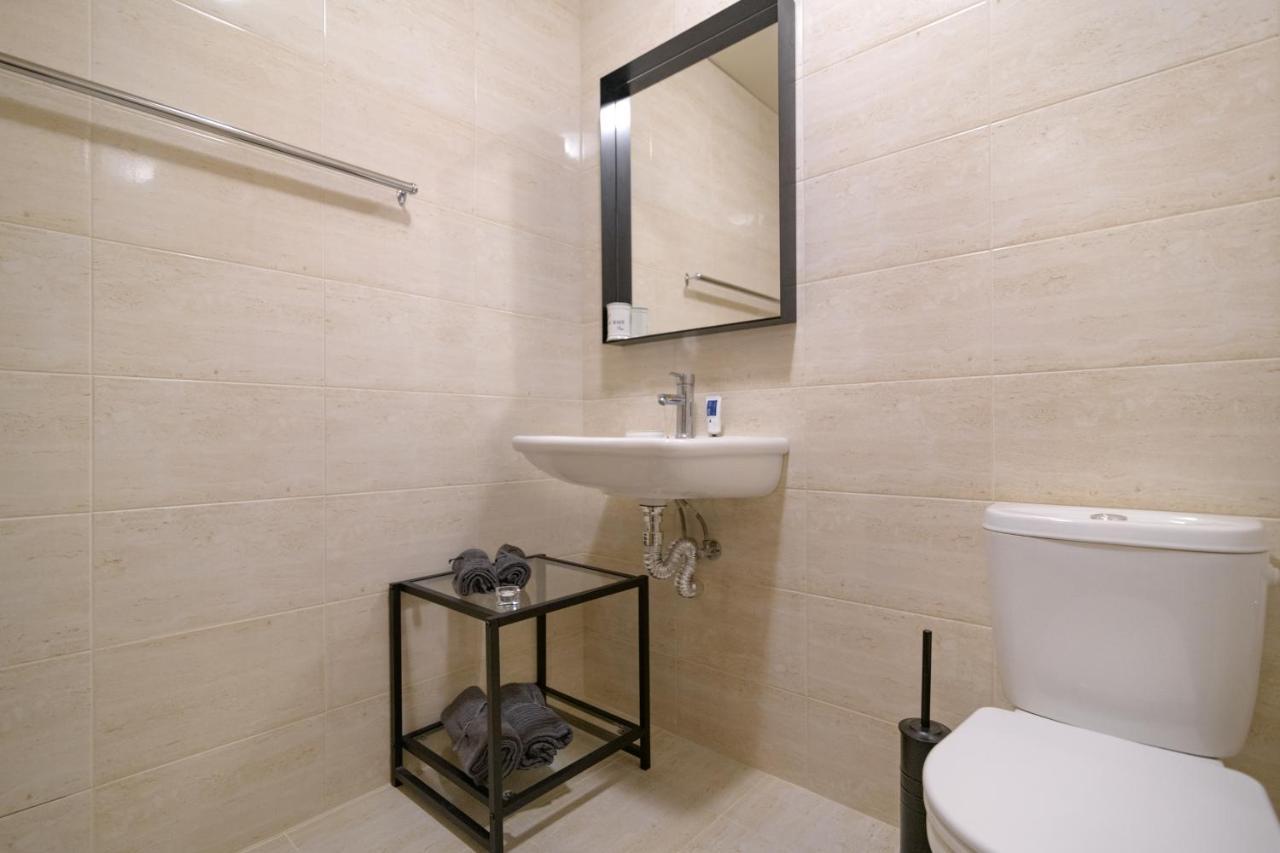 Мarelis Luxe Port Apartment Varna Exteriör bild