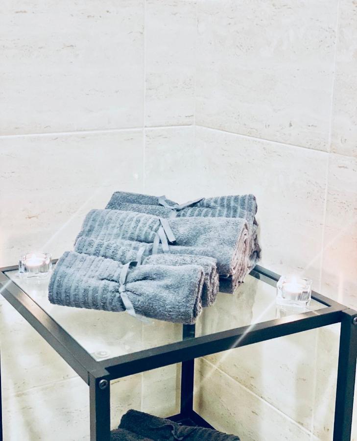 Мarelis Luxe Port Apartment Varna Exteriör bild