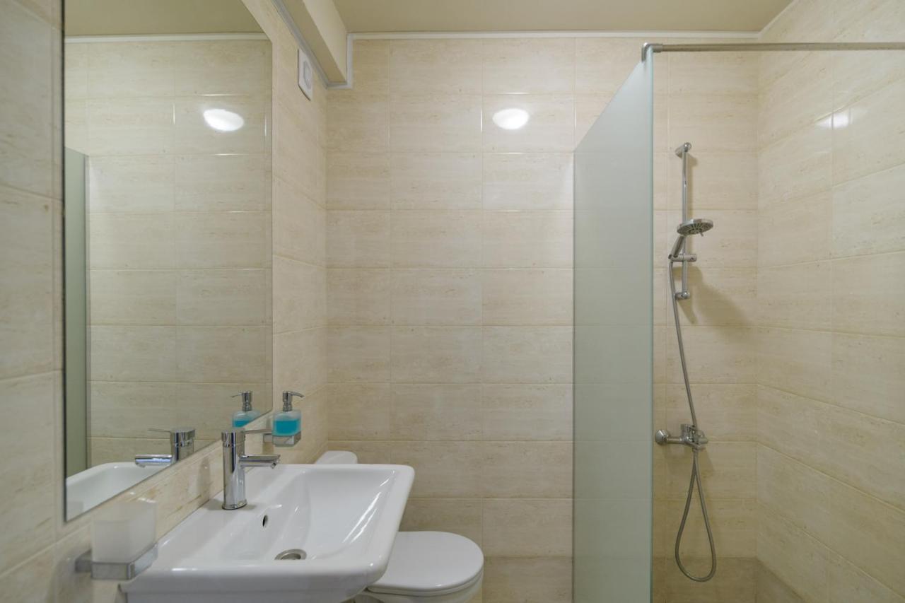 Мarelis Luxe Port Apartment Varna Exteriör bild